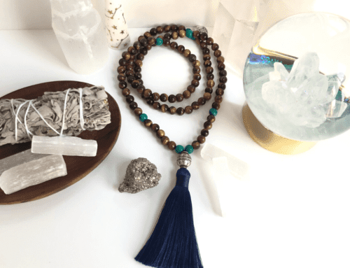 Comment méditer avec un collier mala